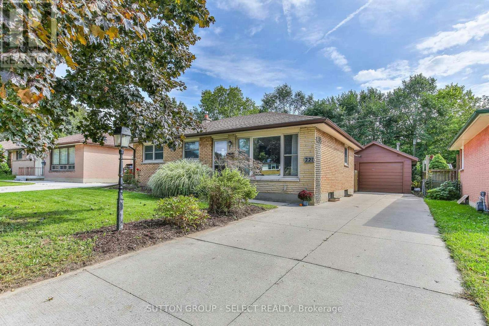 221 Manitoulin Drive, London, ON, N5W 1M8
