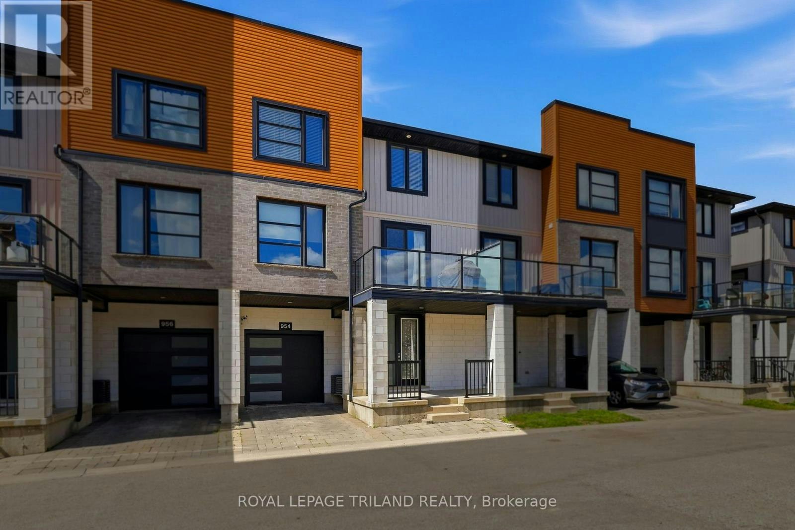 954 Village Square WEST, London, ON, N6H 0J7