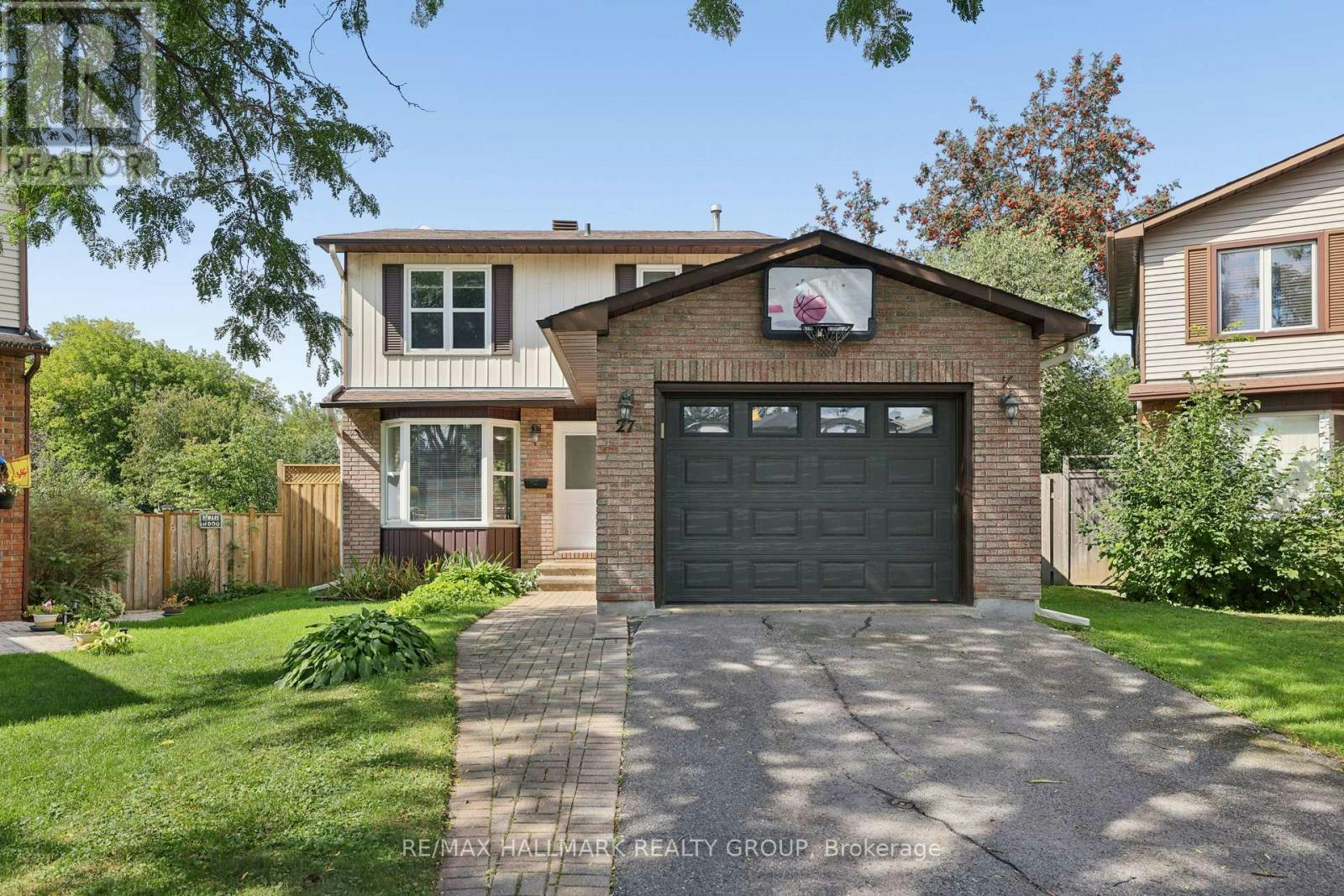 27 Brando Crescent, Ottawa, ON, K1T 2C9