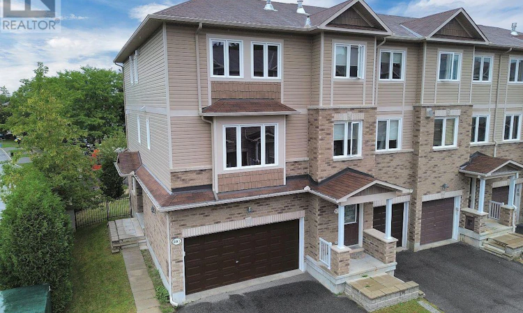 301 Mosaic Private