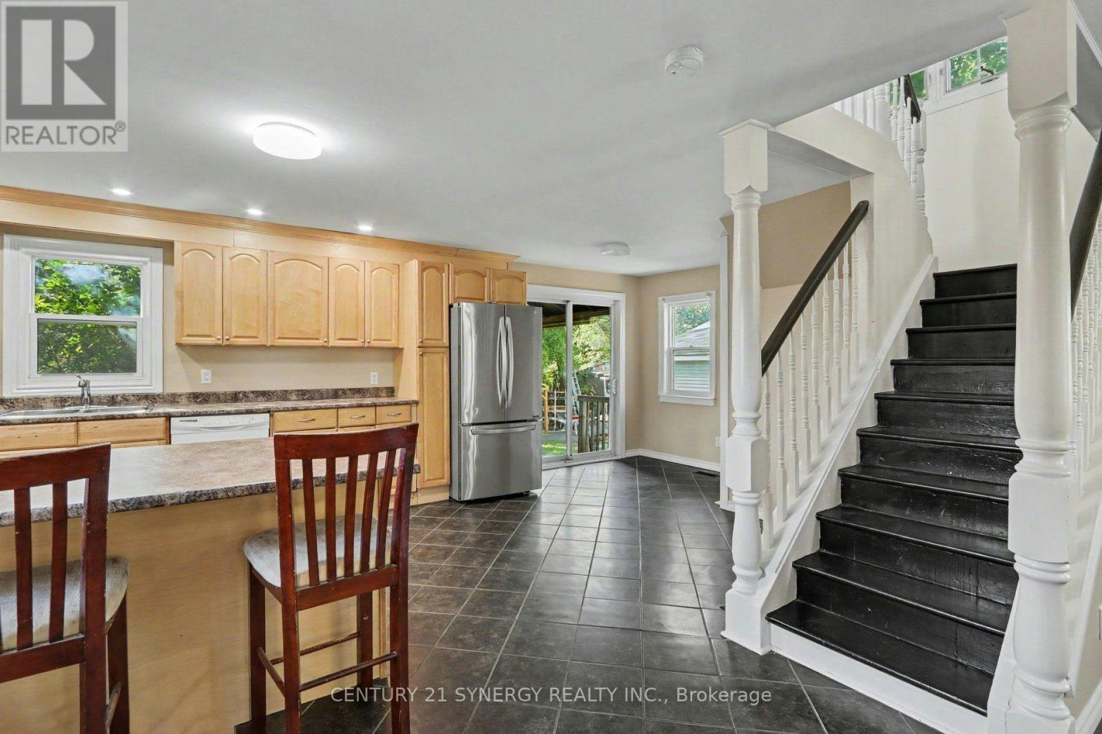 1221 Fairgreen Avenue, Ottawa, ON, K4B 1N2 - 6