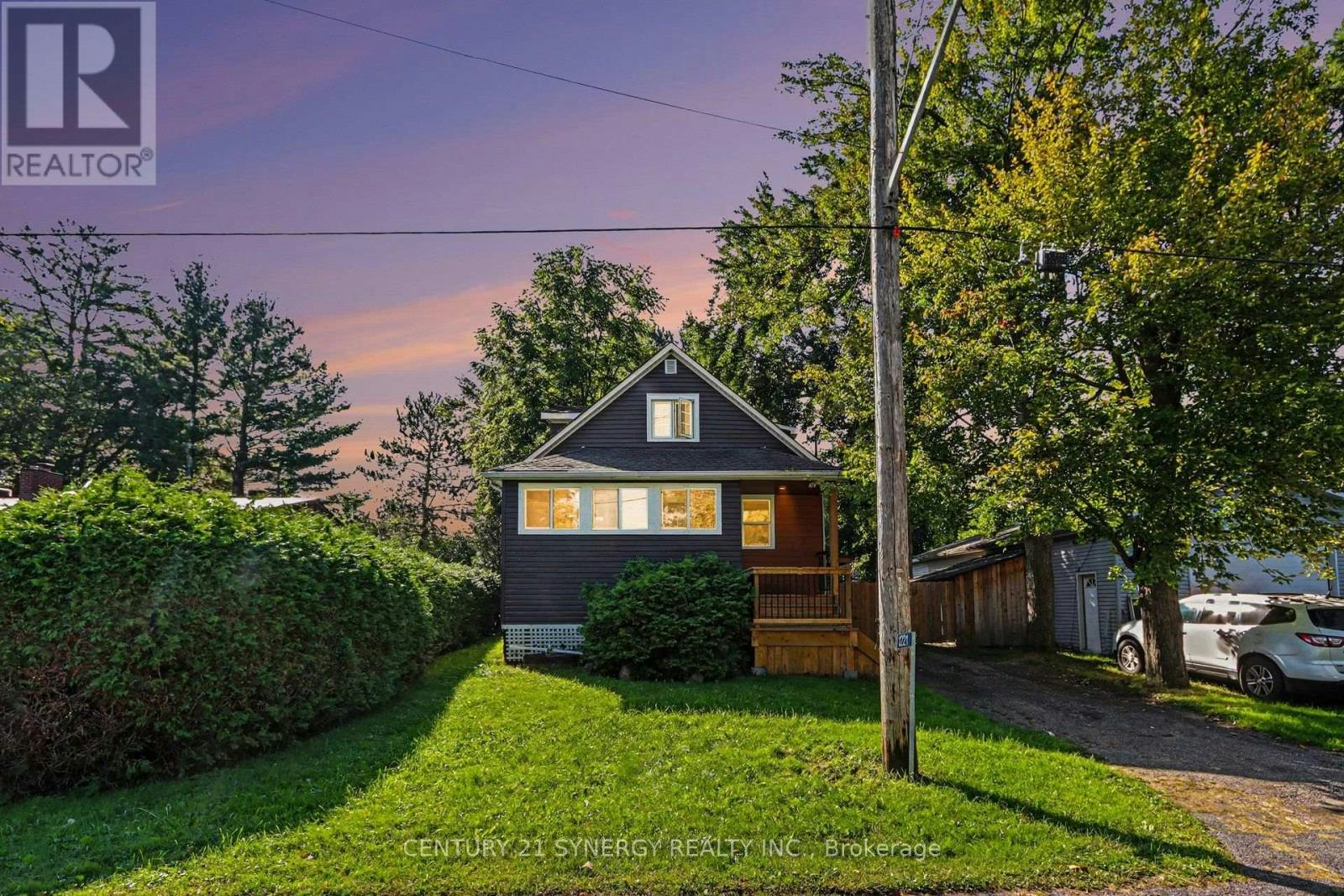 1221 Fairgreen Avenue, Ottawa, ON, K4B 1N2
