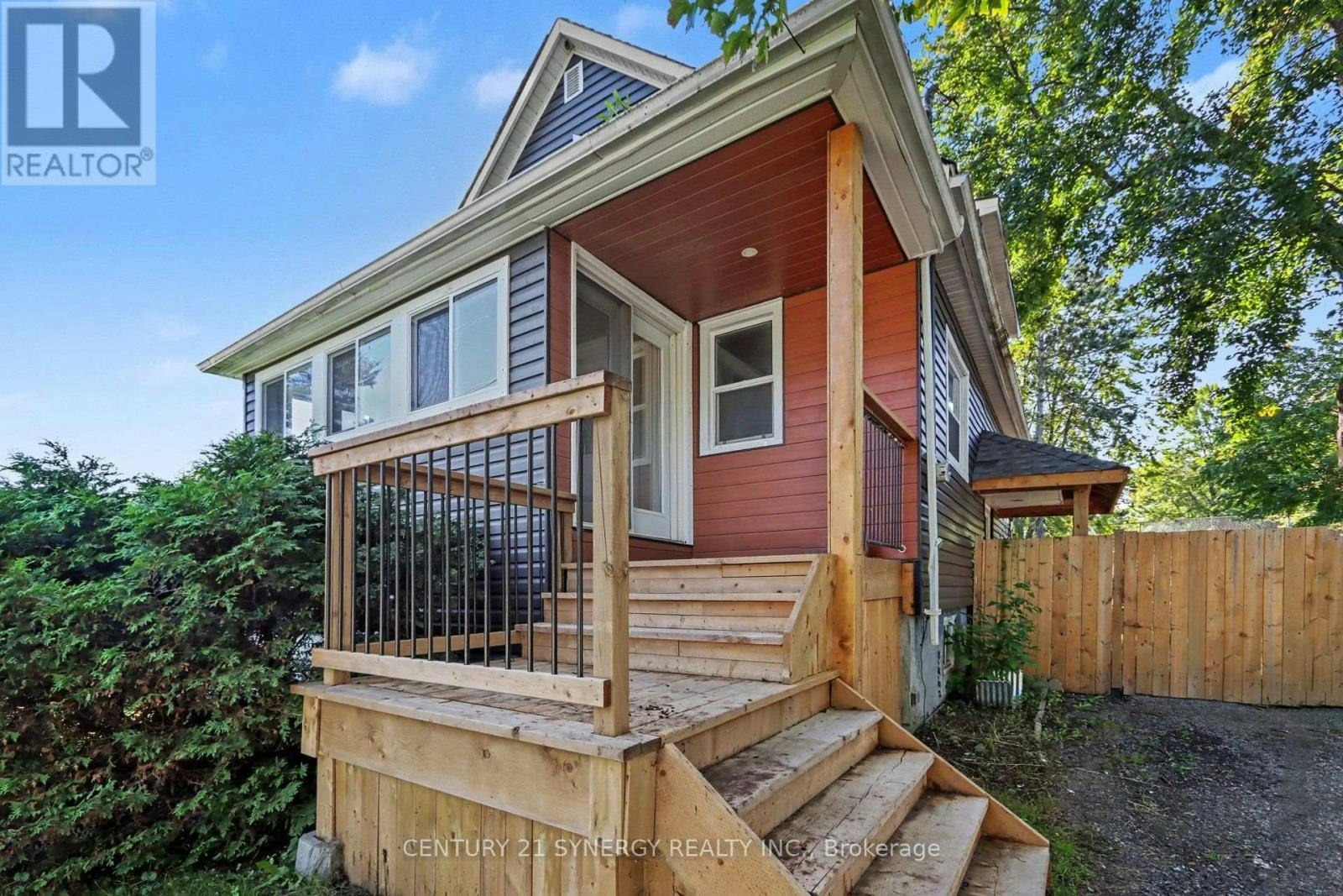 1221 Fairgreen Avenue, Ottawa, ON, K4B 1N2 - 2