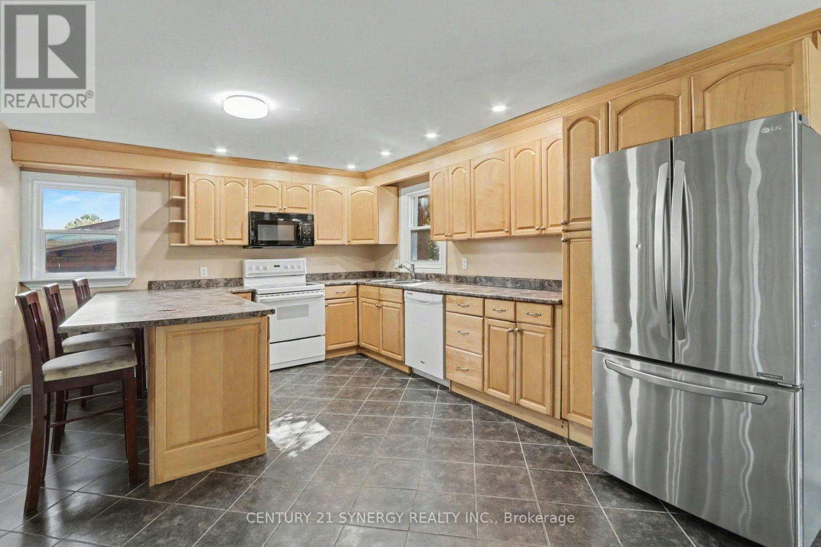 1221 Fairgreen Avenue, Ottawa, ON, K4B 1N2 - 7