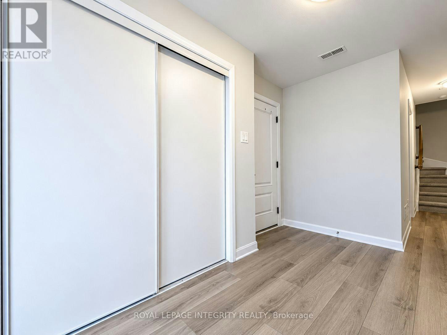 286 Elsie Macgill Walk, Ottawa, ON, K2W 0L2 - 2