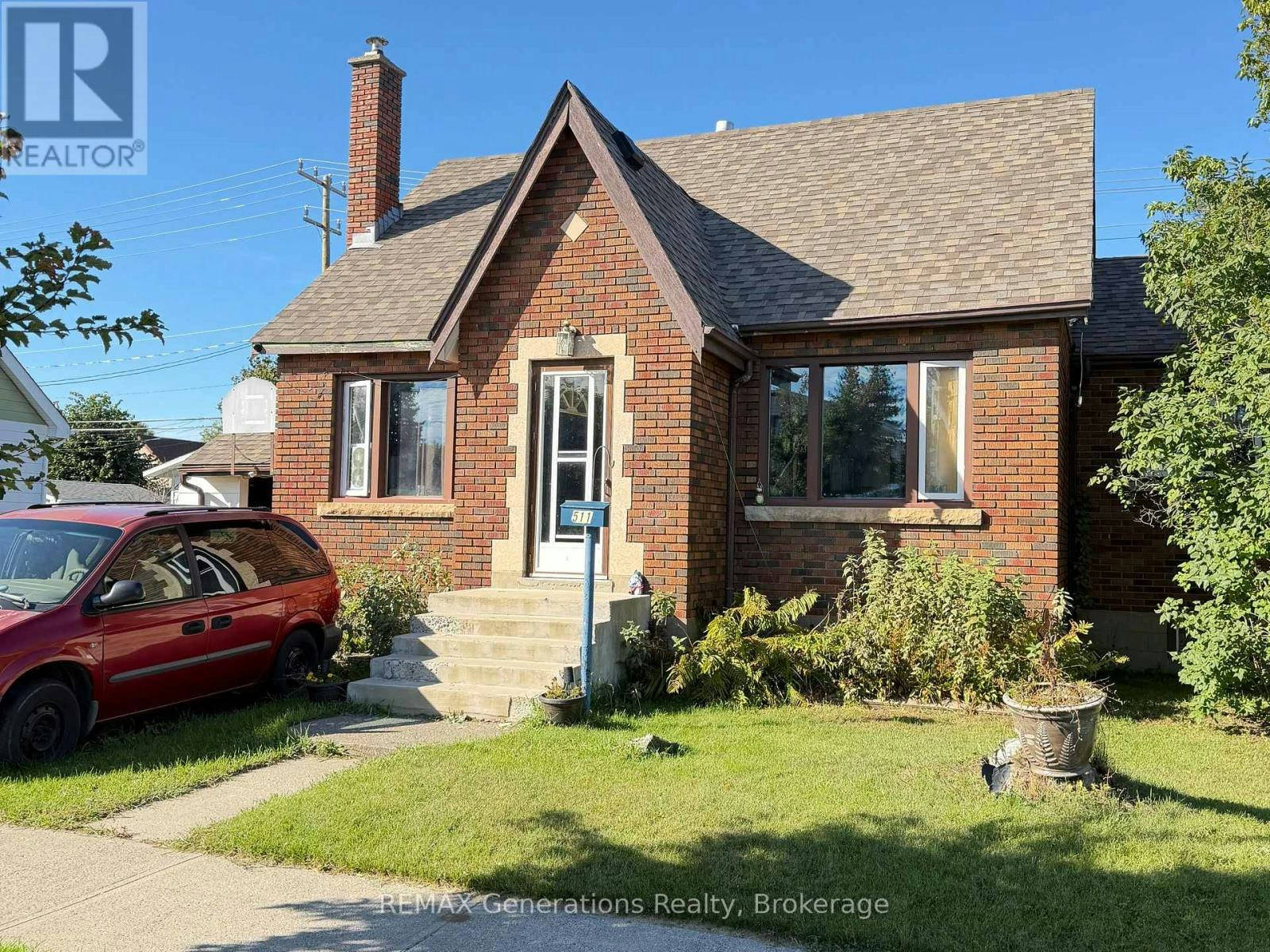 511 Empire Avenue E, Thunder Bay, ON, P7E 4S8