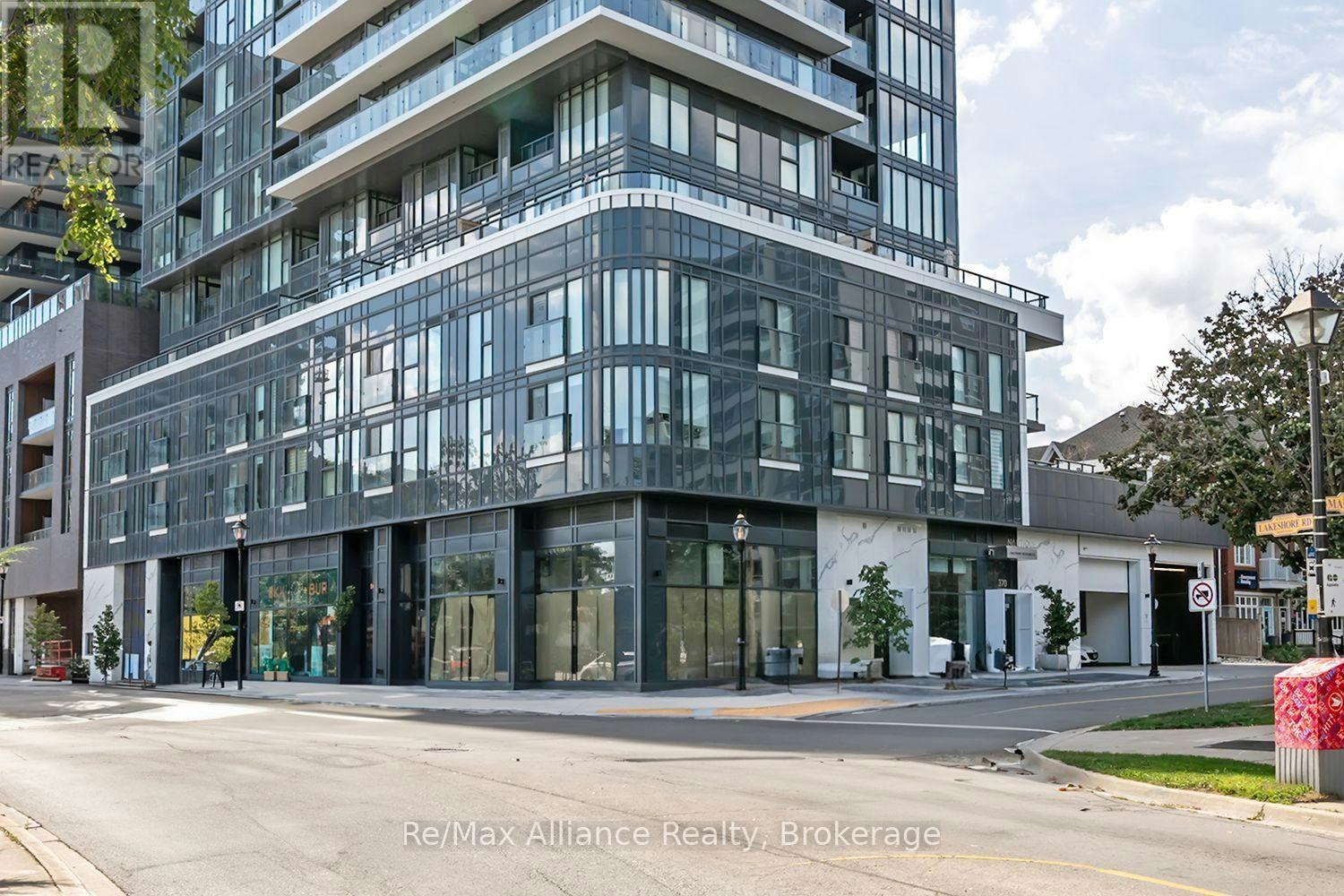 309-370 Martha Street, Burlington, ON, L7R 0G9 - 2