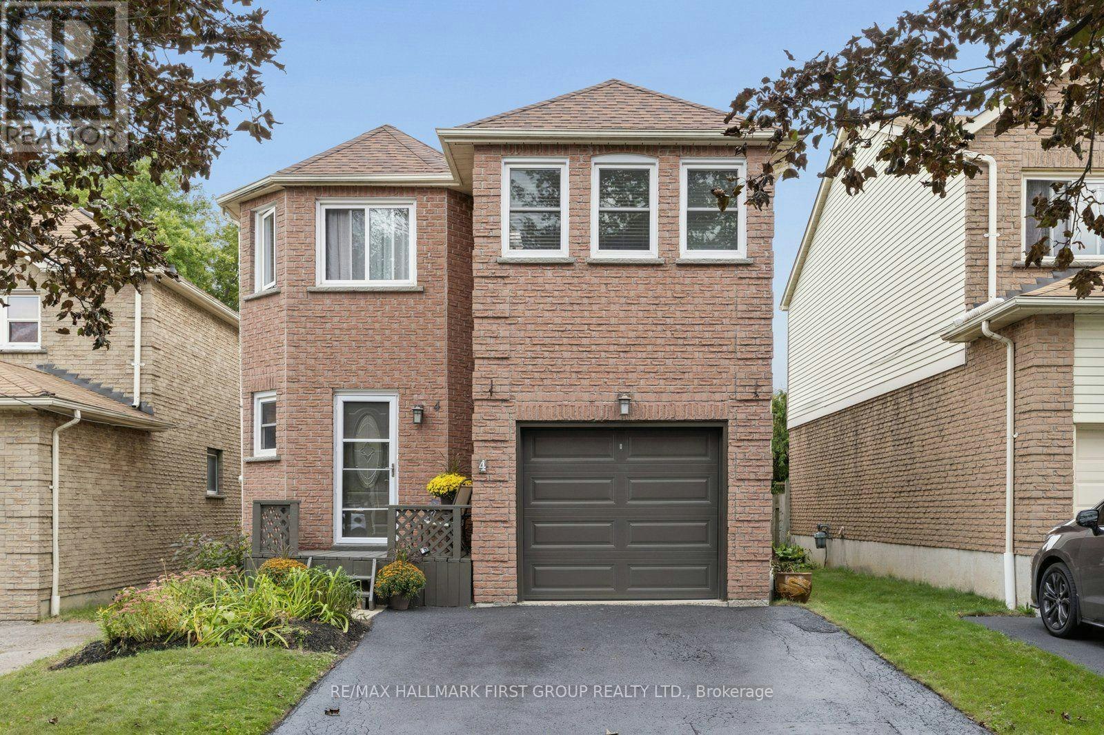 4 Lowder Place, Whitby, ON, L1N 8C1