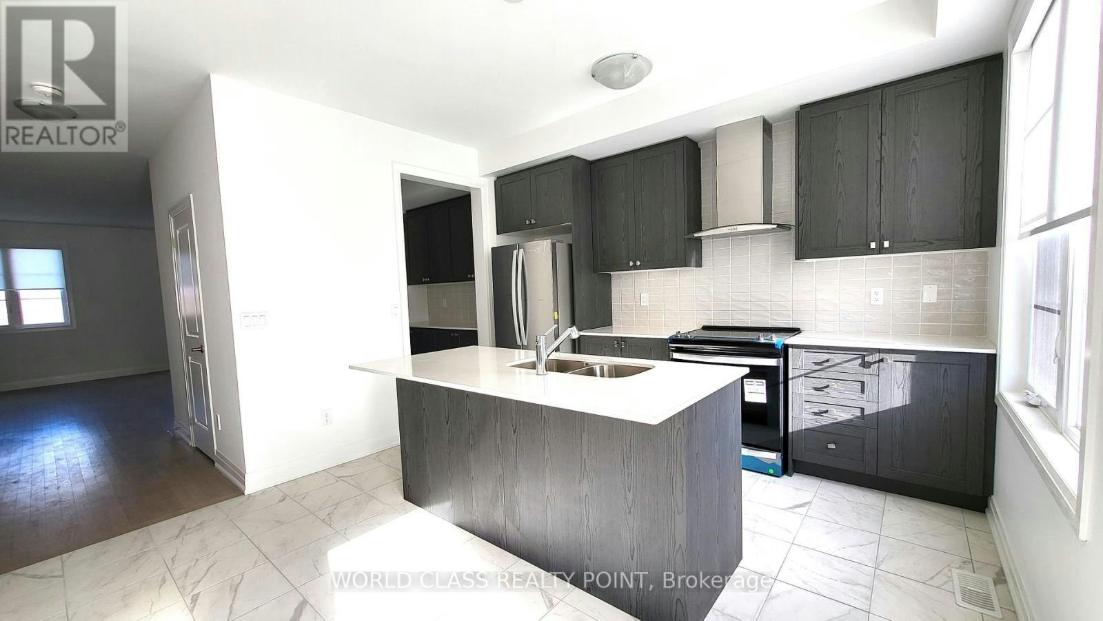 48 Waterside Way, Whitby, ON, L1N 0N1