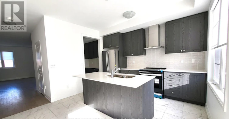 48 Waterside Way, Whitby, ON, L1N 0N1