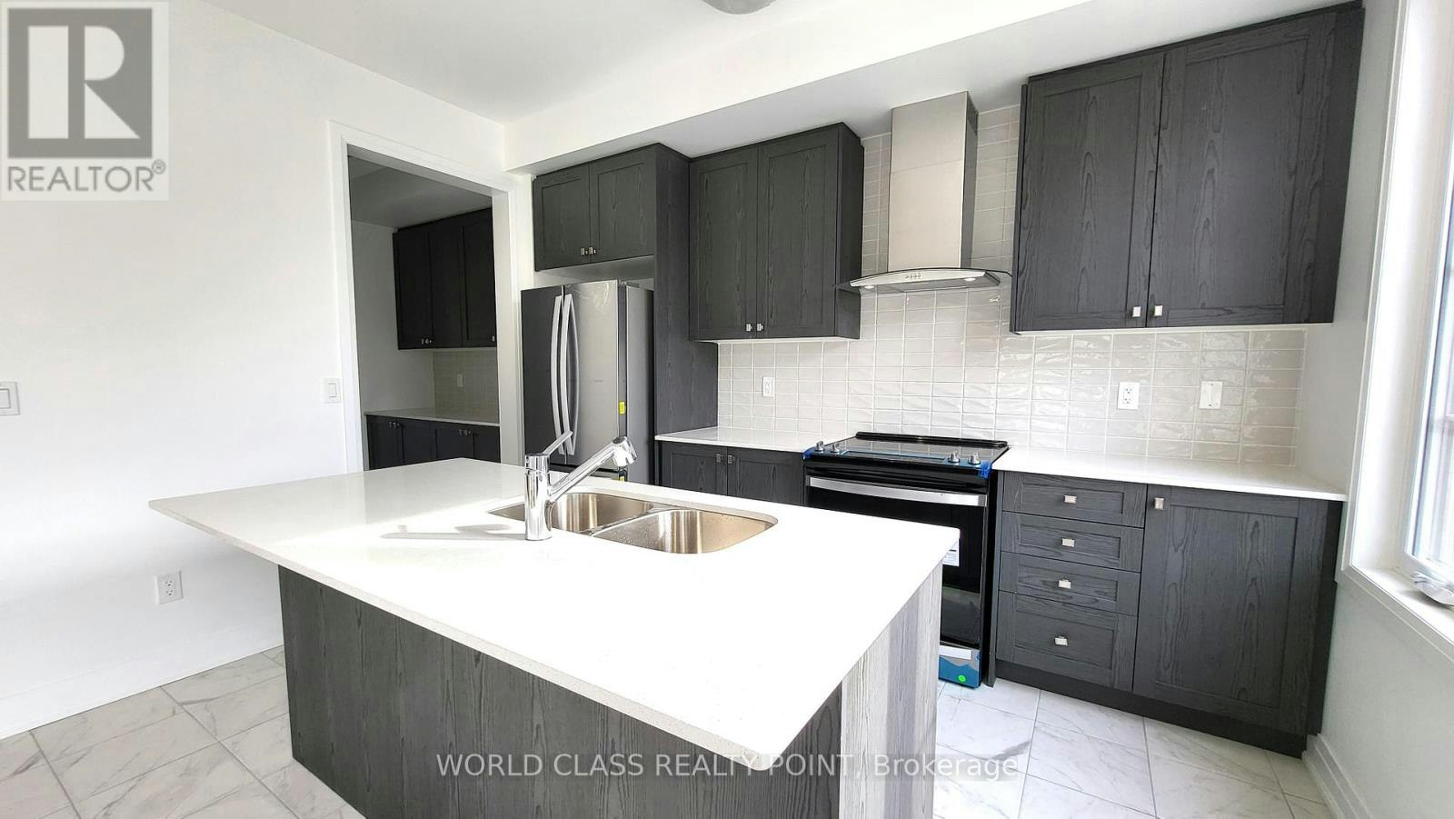 48 Waterside Way, Whitby, ON, L1N 0N1 - 3