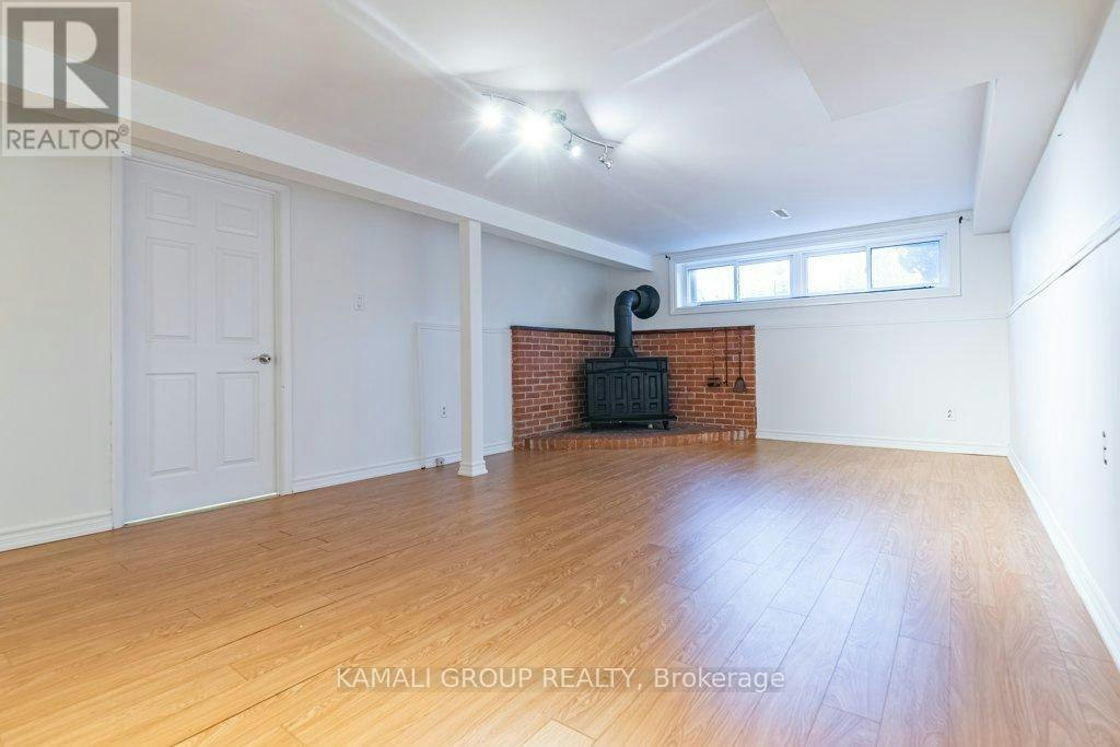 BSMT-25 Hillview Drive, Newmarket, ON, L3Y 4Y3 - 3