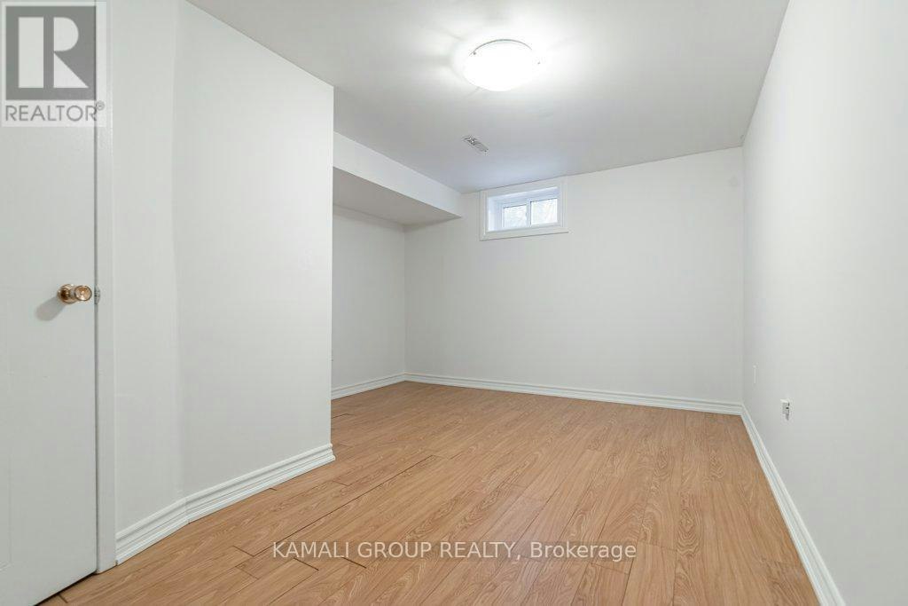 BSMT-25 Hillview Drive, Newmarket, ON, L3Y 4Y3 - 10