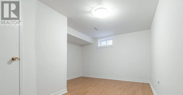 BSMT-25 Hillview Drive, Newmarket, ON, L3Y 4Y3 - 10