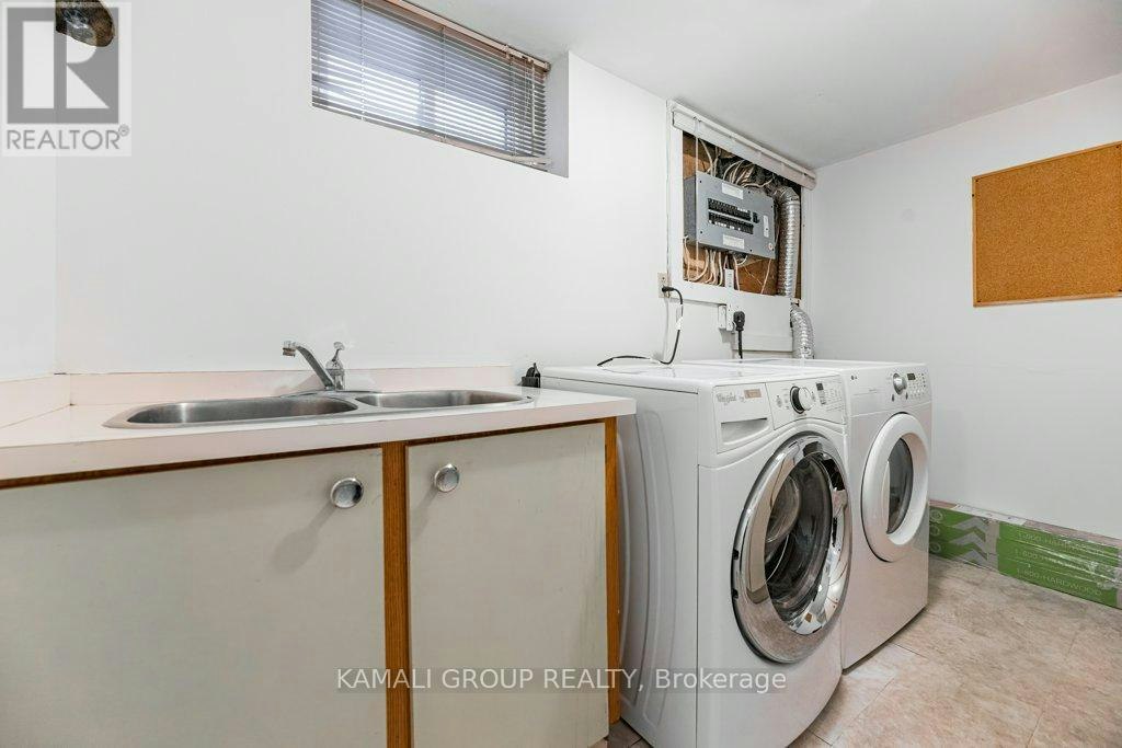 BSMT-25 Hillview Drive, Newmarket, ON, L3Y 4Y3 - 12