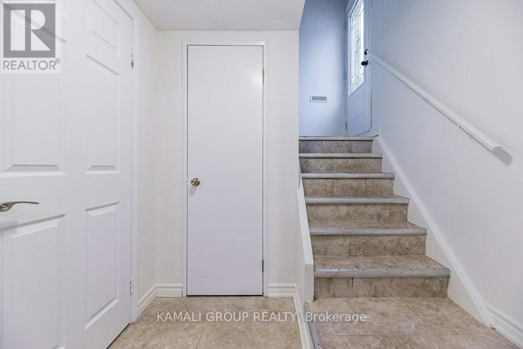 BSMT-25 Hillview Drive, Newmarket, ON, L3Y 4Y3 - 13
