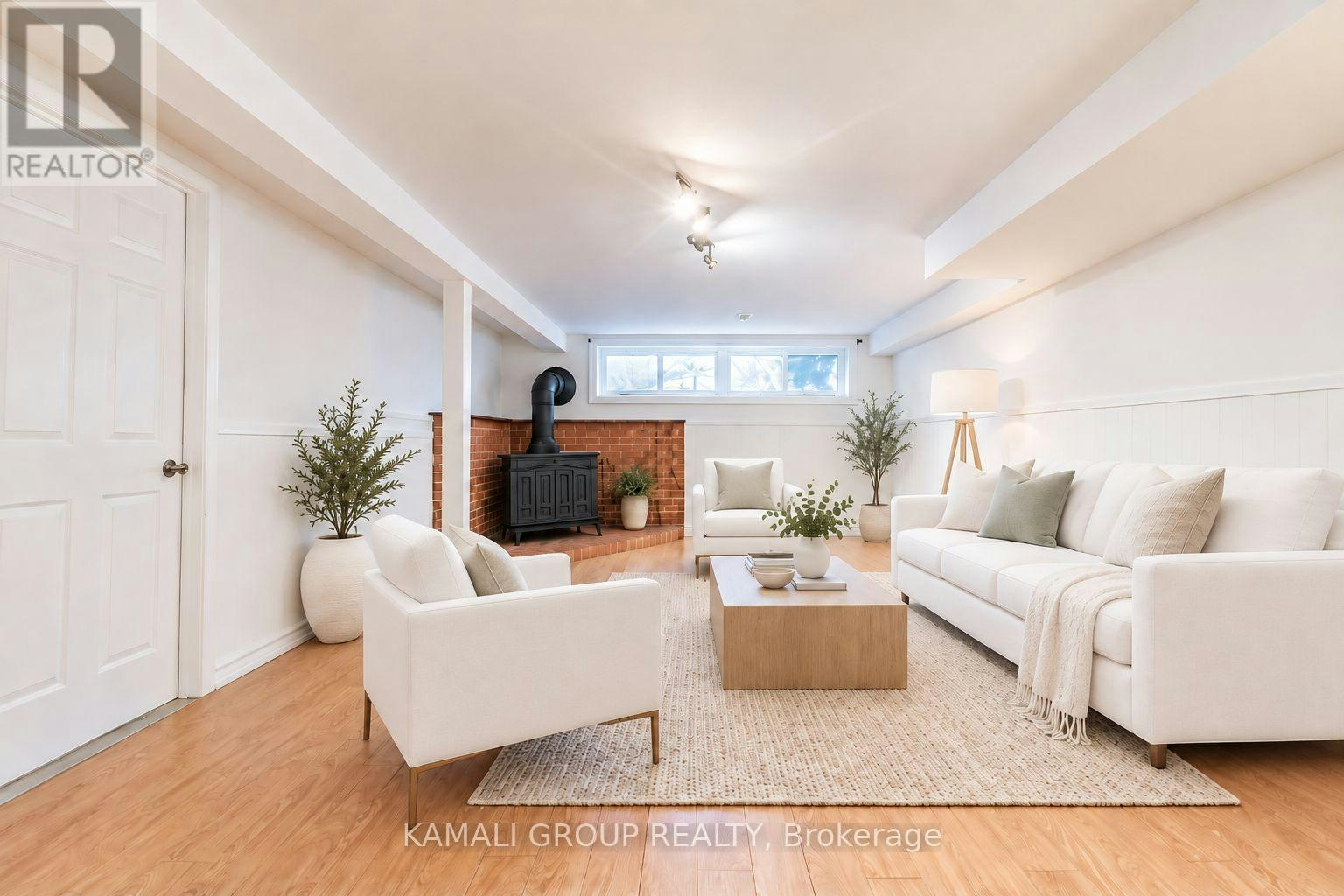 BSMT-25 Hillview Drive, Newmarket, ON, L3Y 4Y3