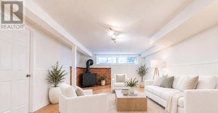 BSMT-25 Hillview Drive, Newmarket, ON, L3Y 4Y3