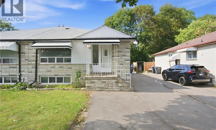 14 Avondale Boulevard