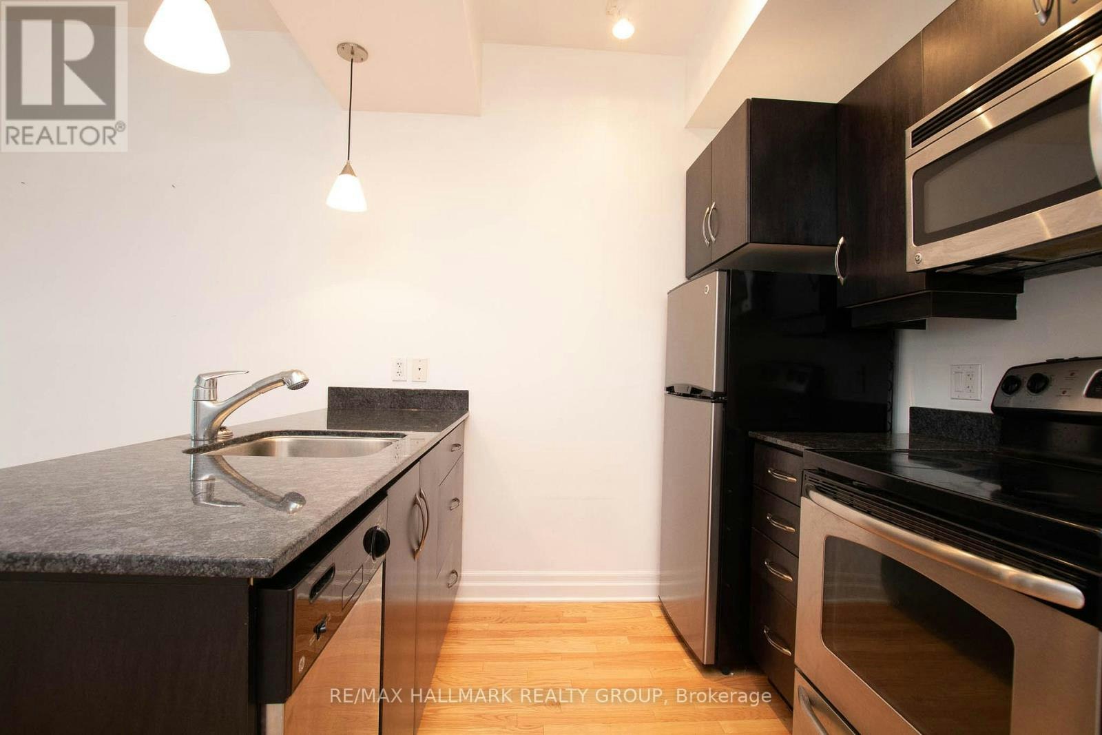 1113-235 Kent Street, Ottawa, ON, K2P 1Z9 - 8