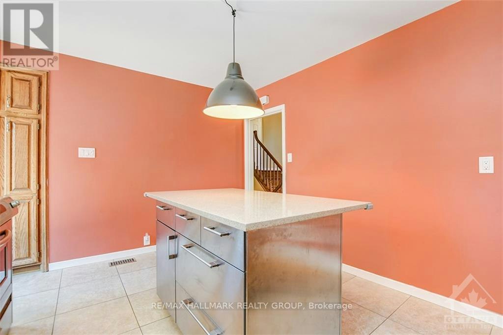 2678 Ulster Crescent, Ottawa, ON, K1V 8J6 - 13