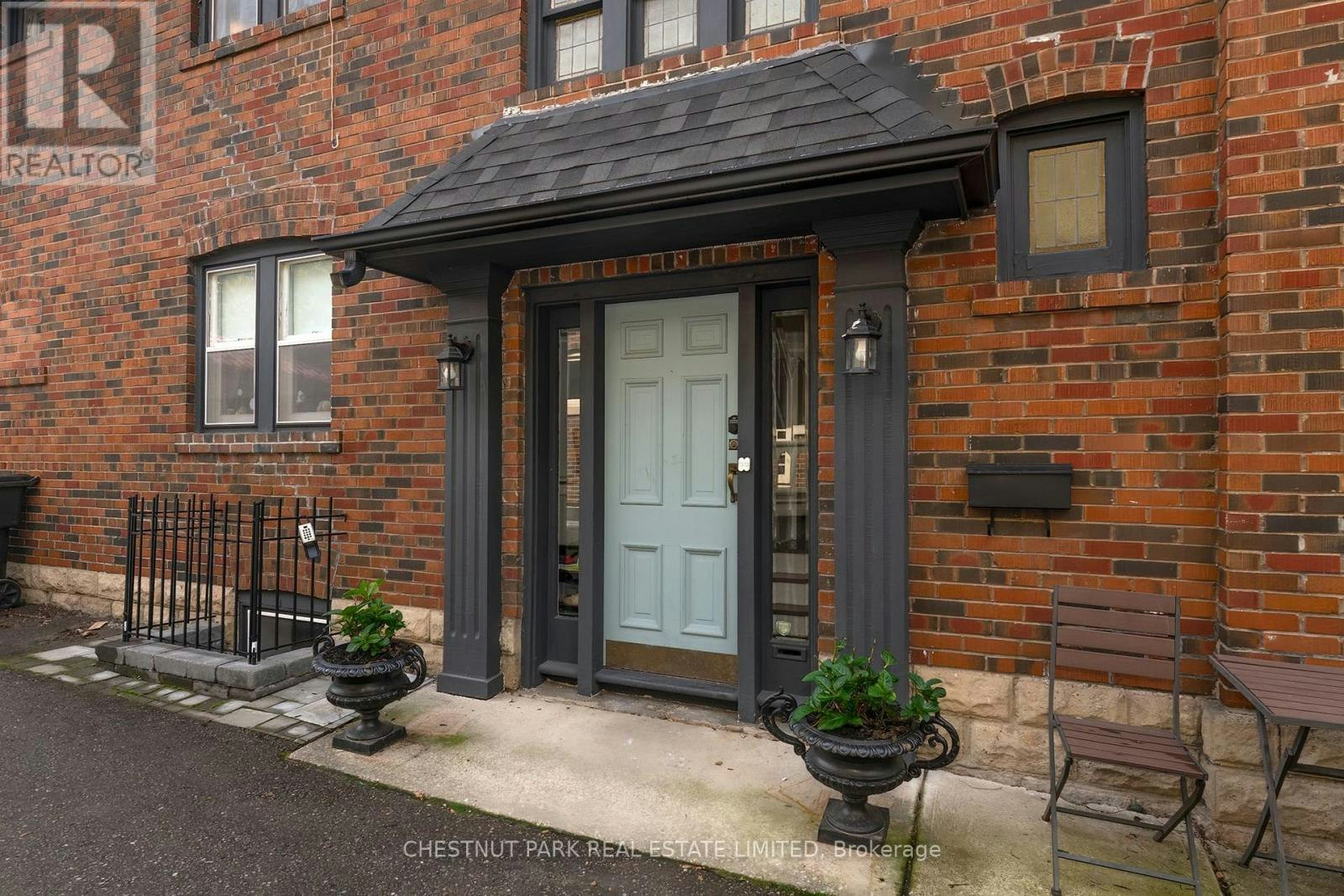 UPPER-11 Rose Park Crescent, Toronto, ON, M4T 1P8 - 2