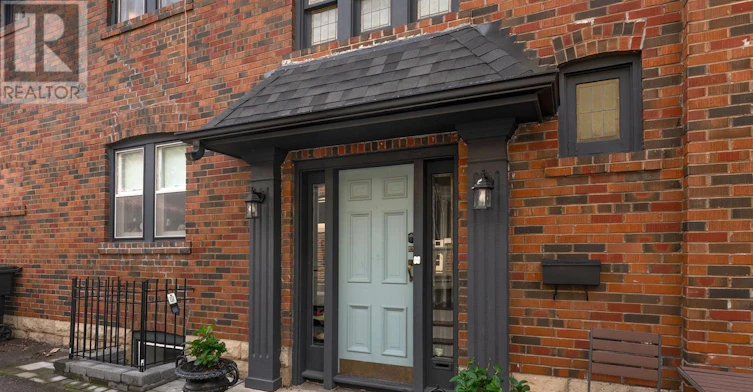 UPPER-11 Rose Park Crescent, Toronto, ON, M4T 1P8 - 2