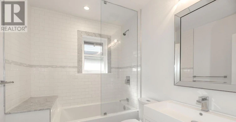 UPPER-11 Rose Park Crescent, Toronto, ON, M4T 1P8 - 16