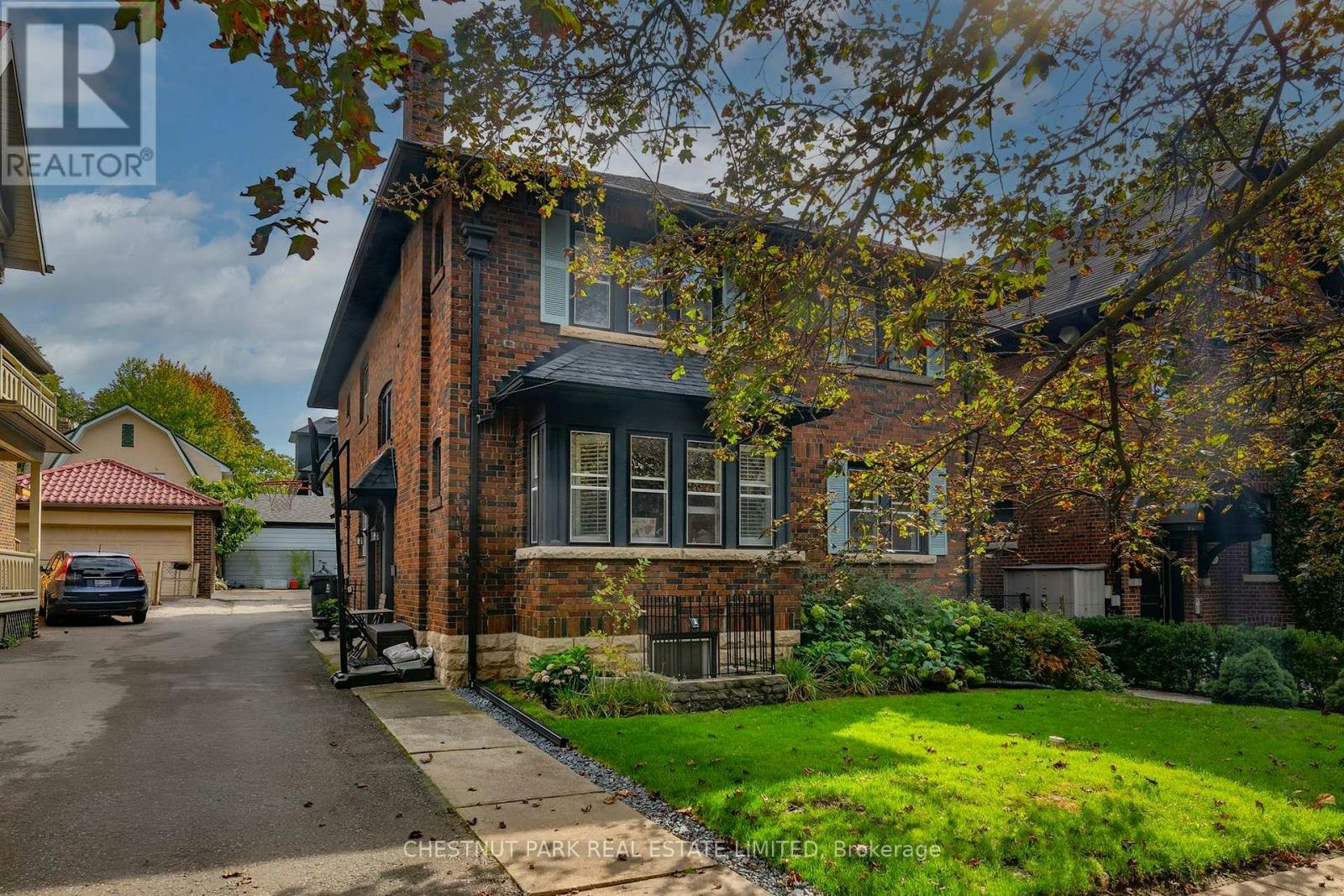UPPER-11 Rose Park Crescent, Toronto, ON, M4T 1P8