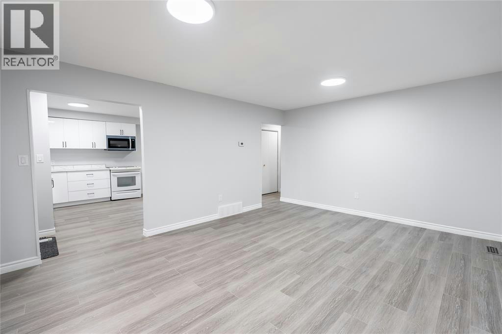 1104 Overlea Crescent, Sarnia, ON, N7S 4E7 - 7
