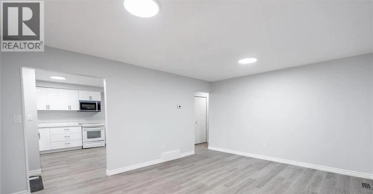1104 Overlea Crescent, Sarnia, ON, N7S 4E7 - 7