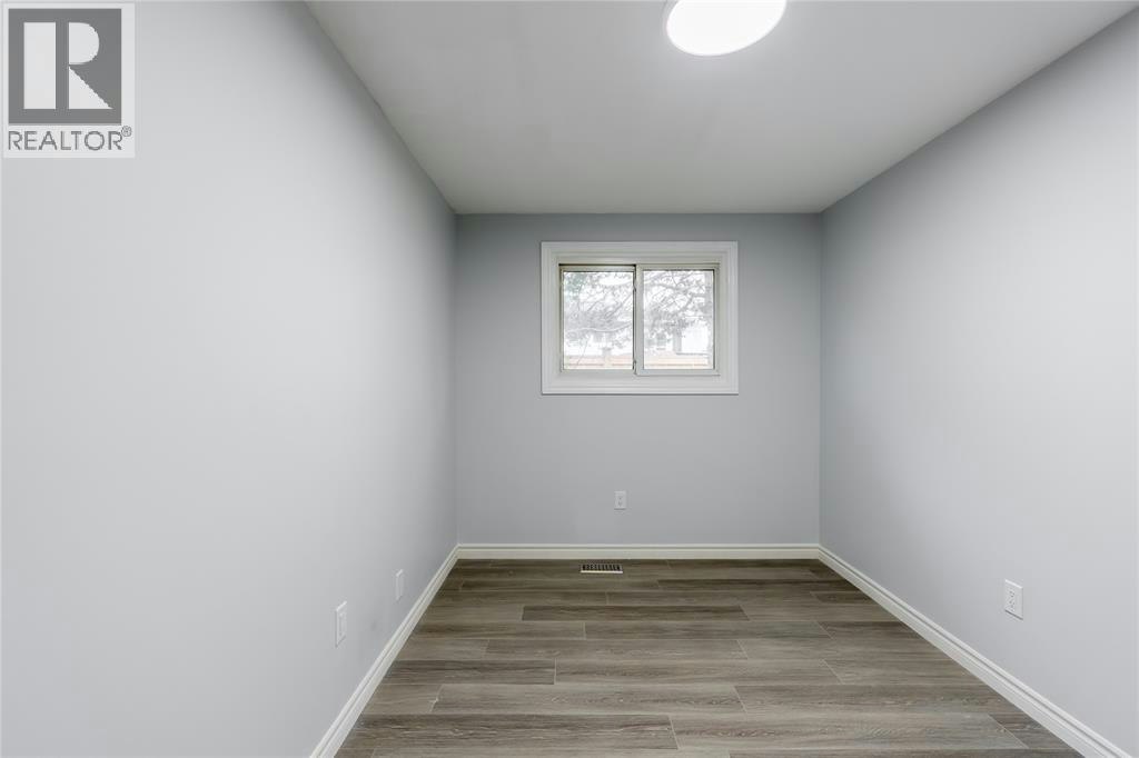 1104 Overlea Crescent, Sarnia, ON, N7S 4E7 - 14
