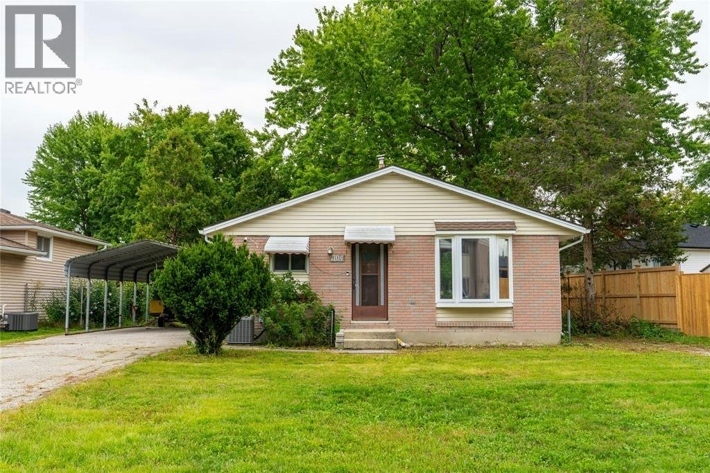 1104 Overlea Crescent, Sarnia, ON, N7S 4E7 - 2