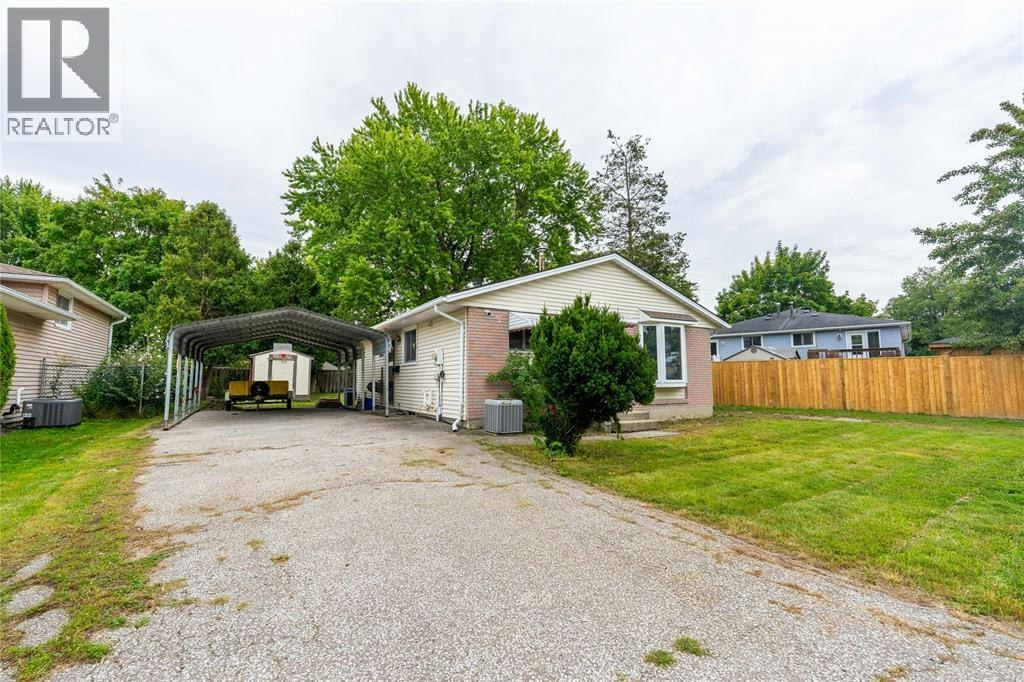 1104 Overlea Crescent, Sarnia, ON, N7S 4E7 - 3