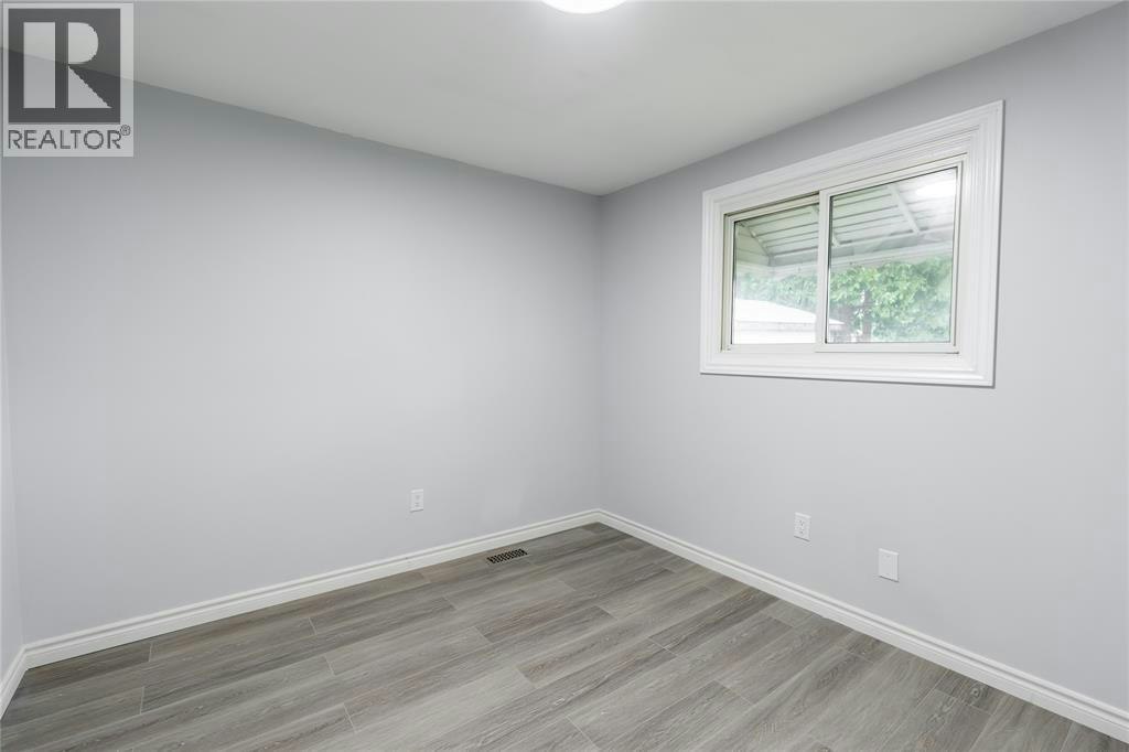 1104 Overlea Crescent, Sarnia, ON, N7S 4E7 - 13