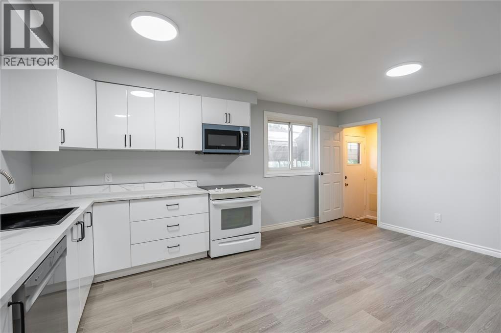 1104 Overlea Crescent, Sarnia, ON, N7S 4E7 - 5
