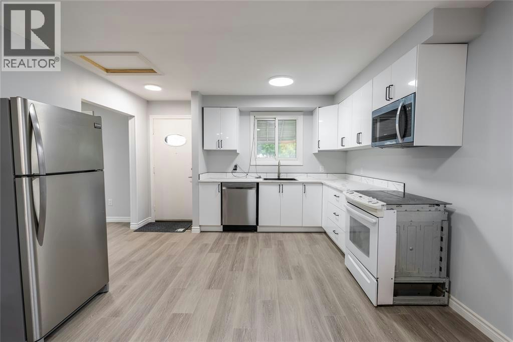 1104 Overlea Crescent, Sarnia, ON, N7S 4E7 - 4