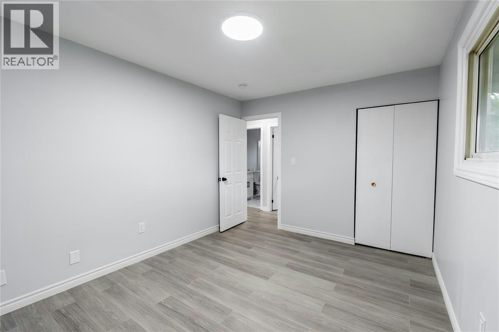 1104 Overlea Crescent, Sarnia, ON, N7S 4E7 - 11