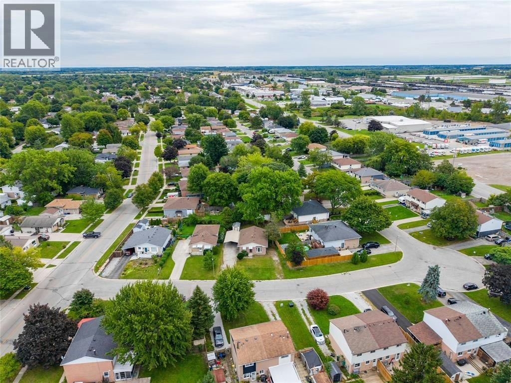 1104 Overlea Crescent, Sarnia, ON, N7S 4E7 - 27