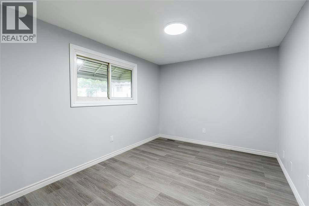 1104 Overlea Crescent, Sarnia, ON, N7S 4E7 - 12