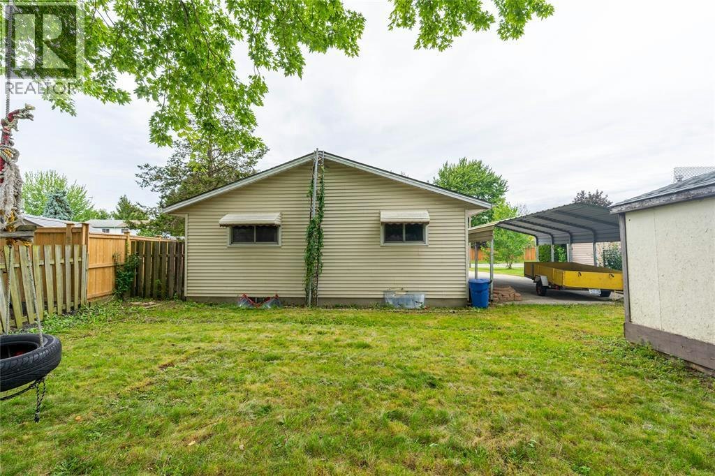1104 Overlea Crescent, Sarnia, ON, N7S 4E7 - 20
