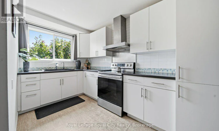 31-35 Rhonda Road