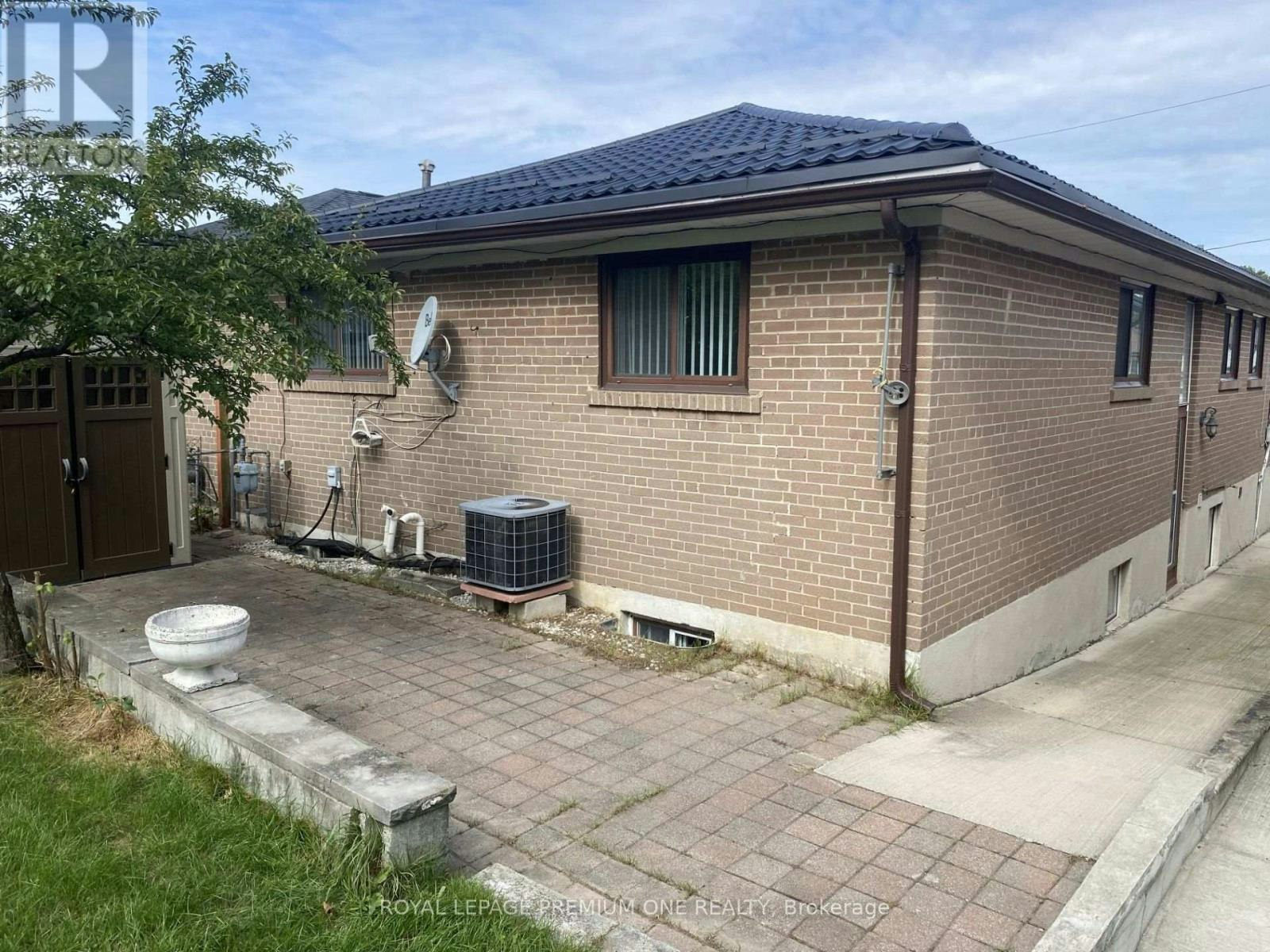 55 Husband Drive, Toronto, ON, M9L 1J8