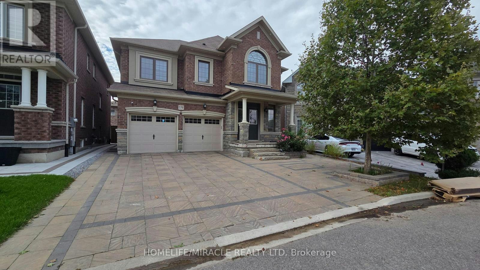 19 Belgium Crescent, Brampton, ON, L7A 4R2 - 2
