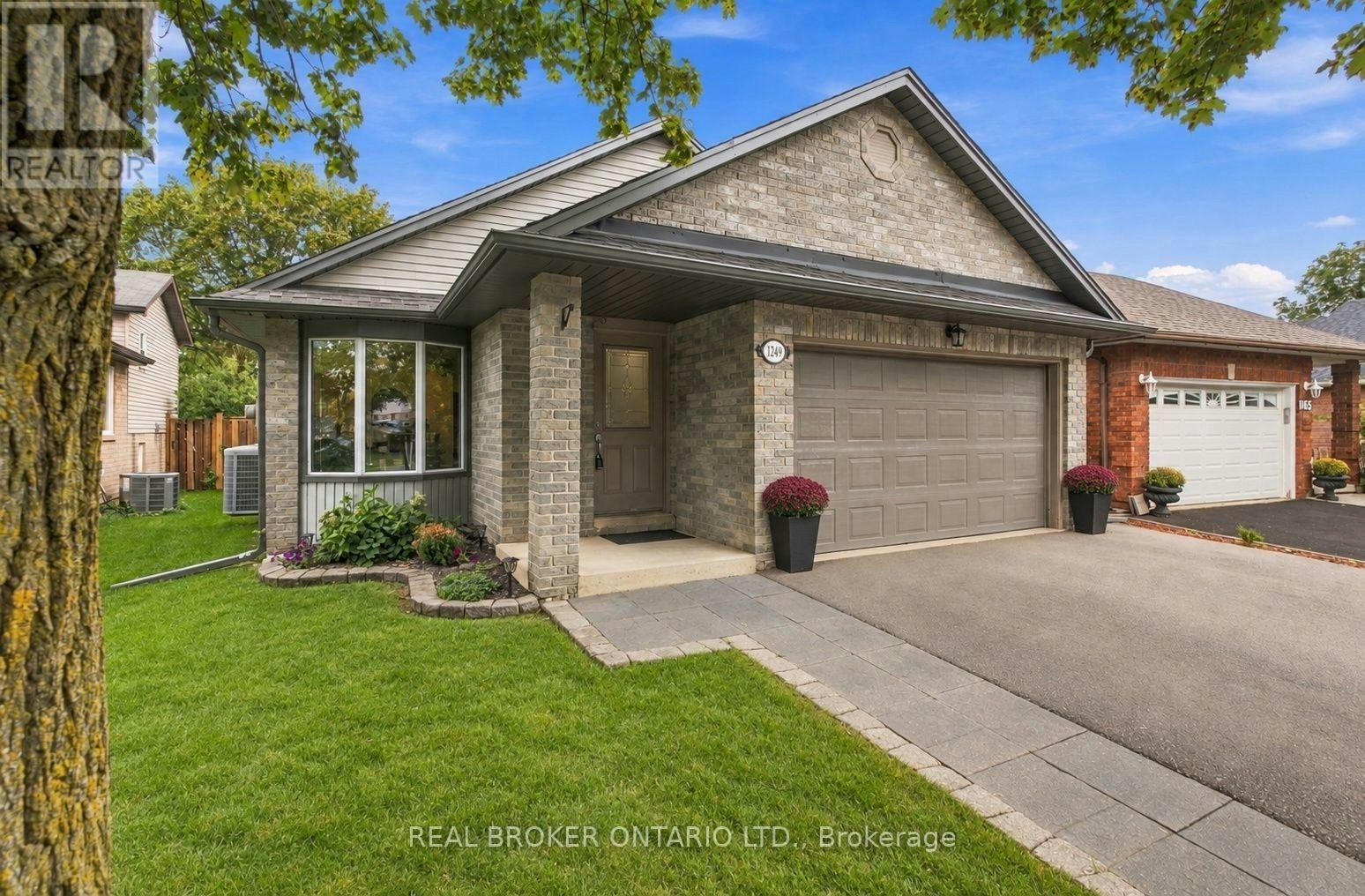 1249 Thorpe Road, Burlington, ON, L7S 2C9