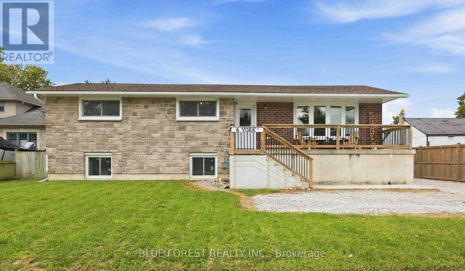 6 York Street, Lambton Shores, ON, N0N 1J0