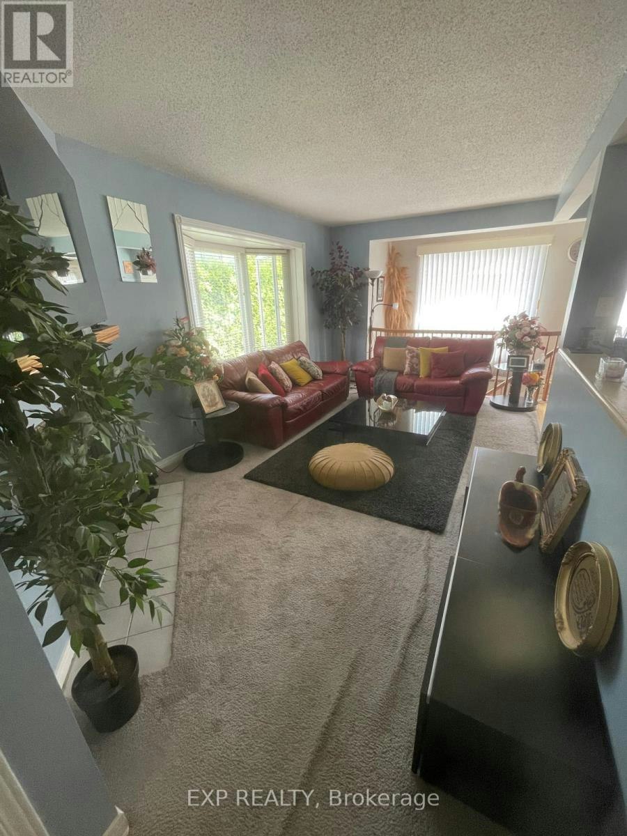 55 Whitegate Crescent, Ottawa, ON, K2J 4B7 - 5