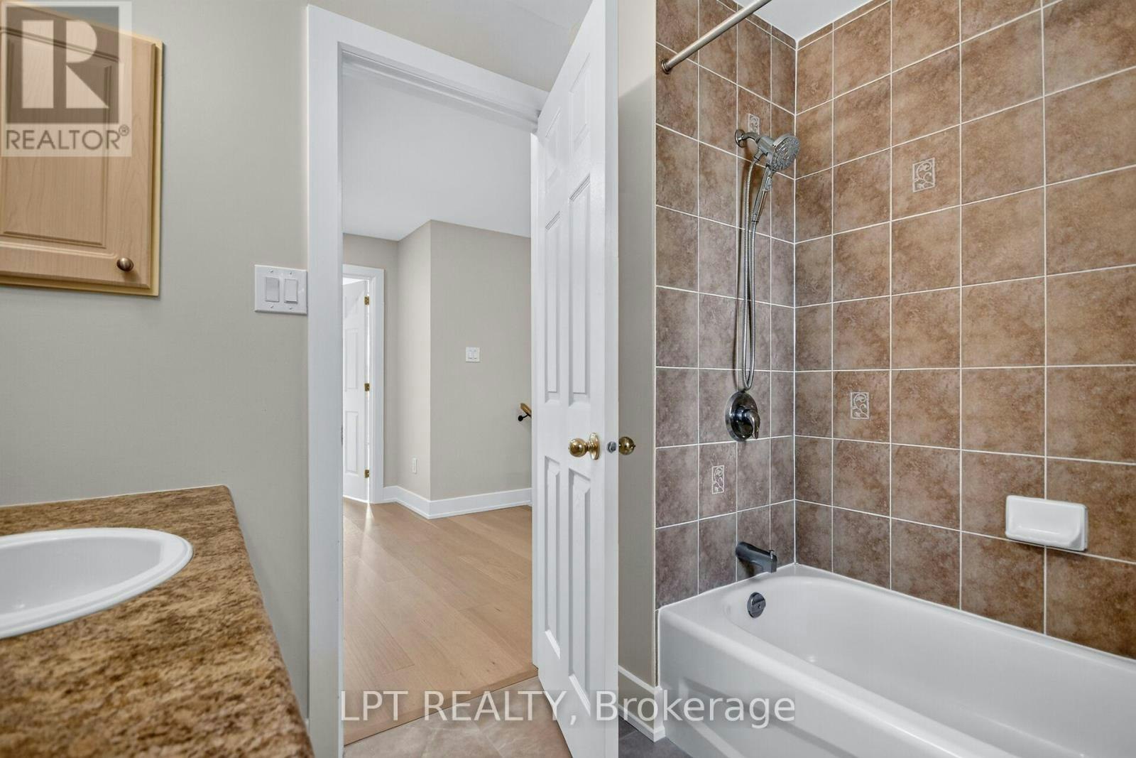 97 Black Bear Way, Ottawa, ON, K2S 2G6 - 12
