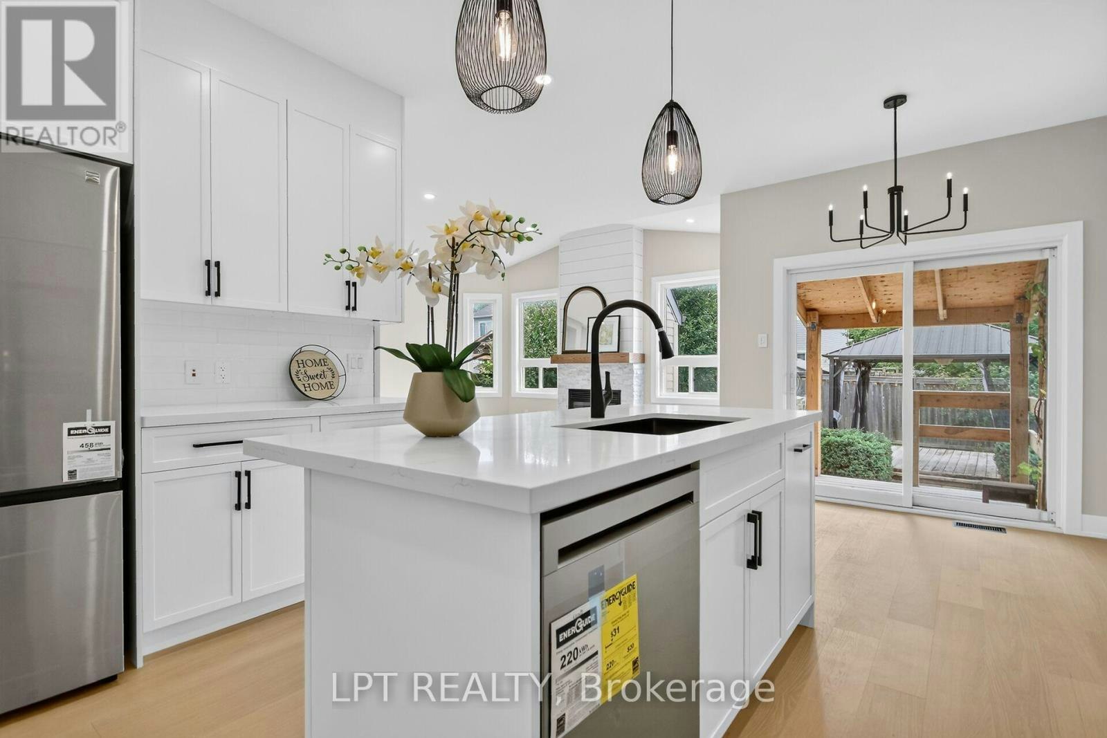 97 Black Bear Way, Ottawa, ON, K2S 2G6 - 14