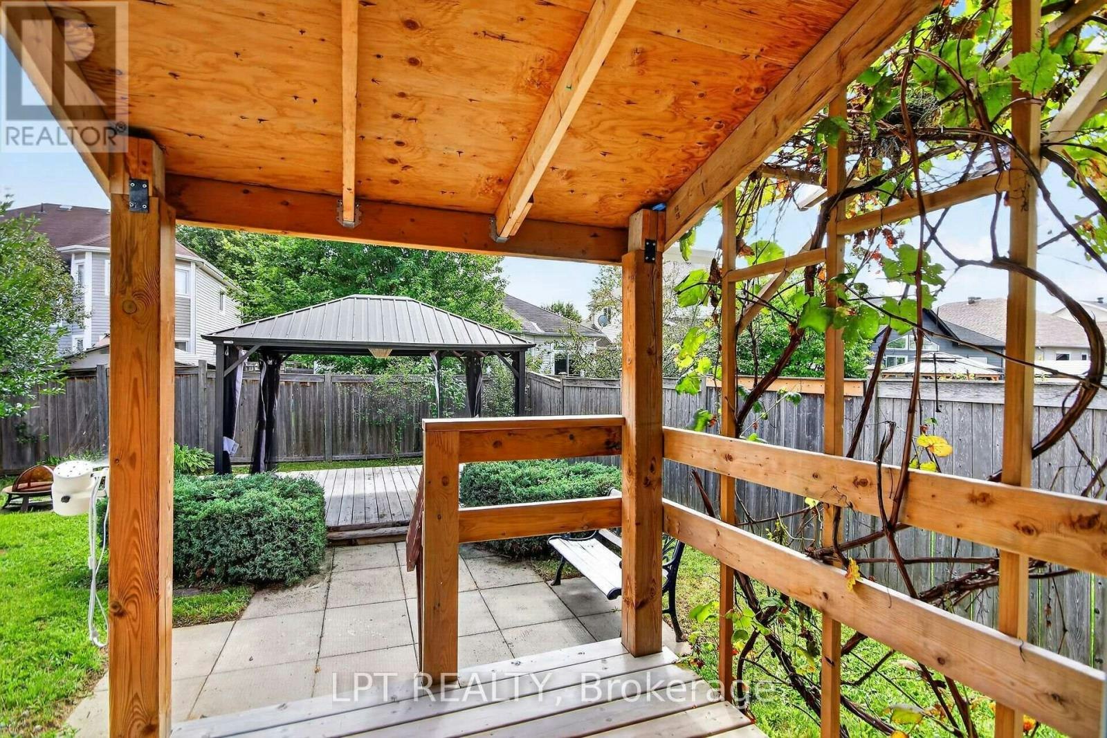 97 Black Bear Way, Ottawa, ON, K2S 2G6 - 4